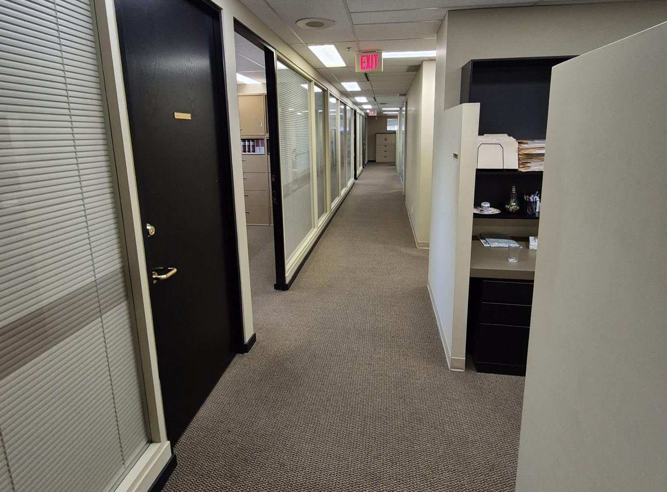 Top floor with four corner roof decks