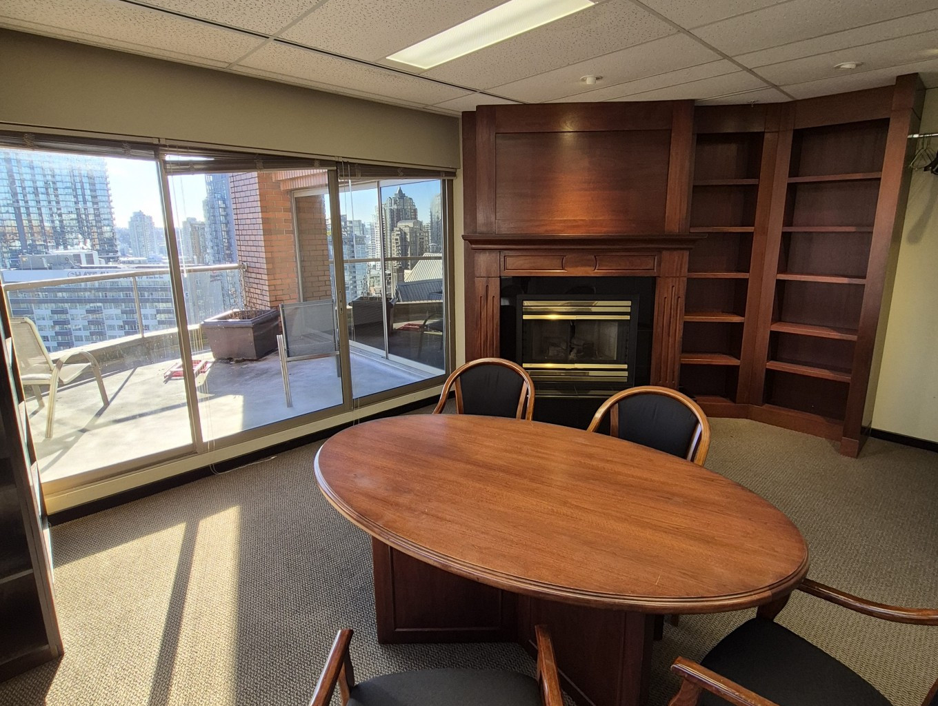 Top floor with four corner roof decks